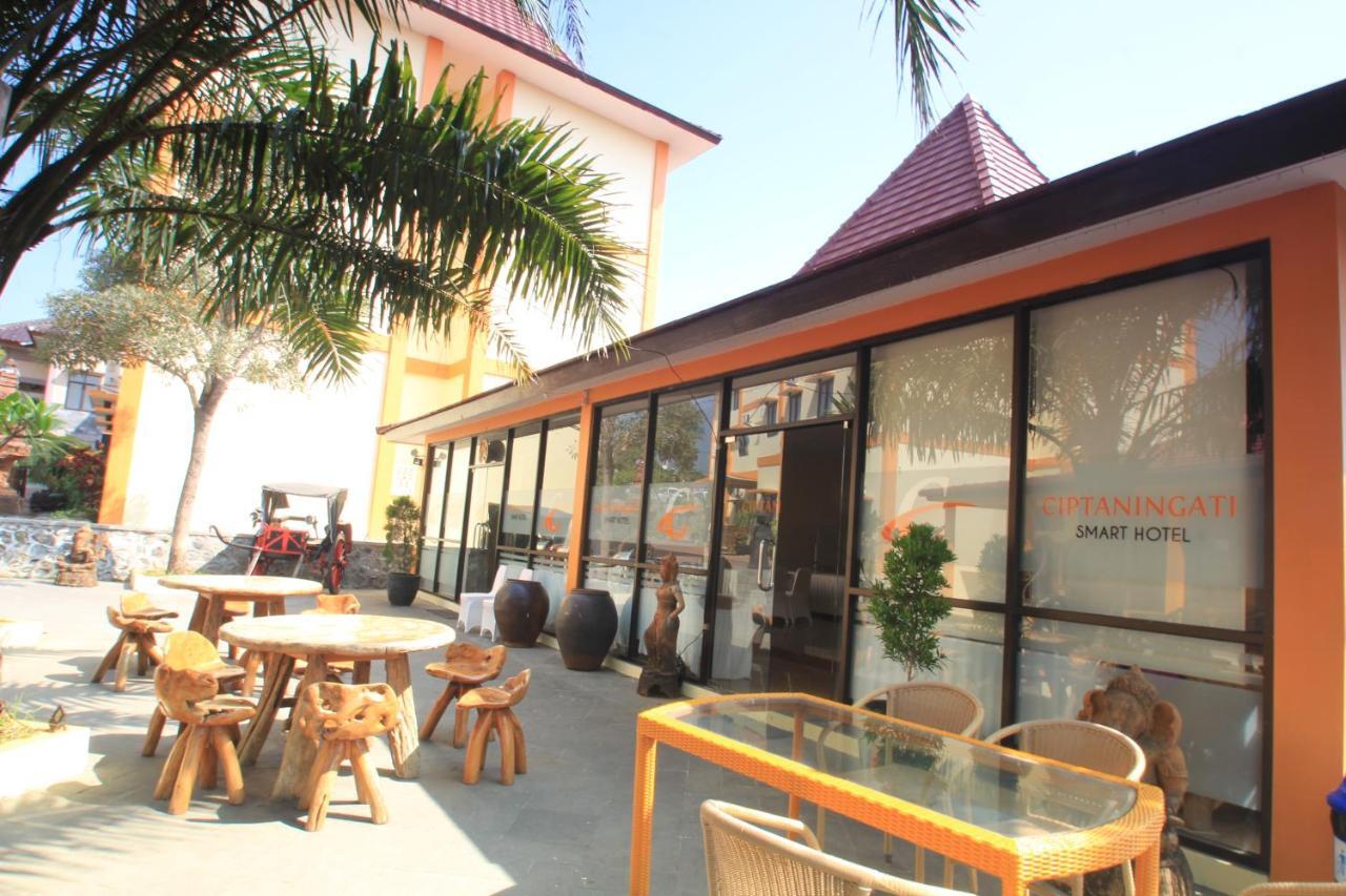 Ciptaningati Hotel Batu  Esterno foto