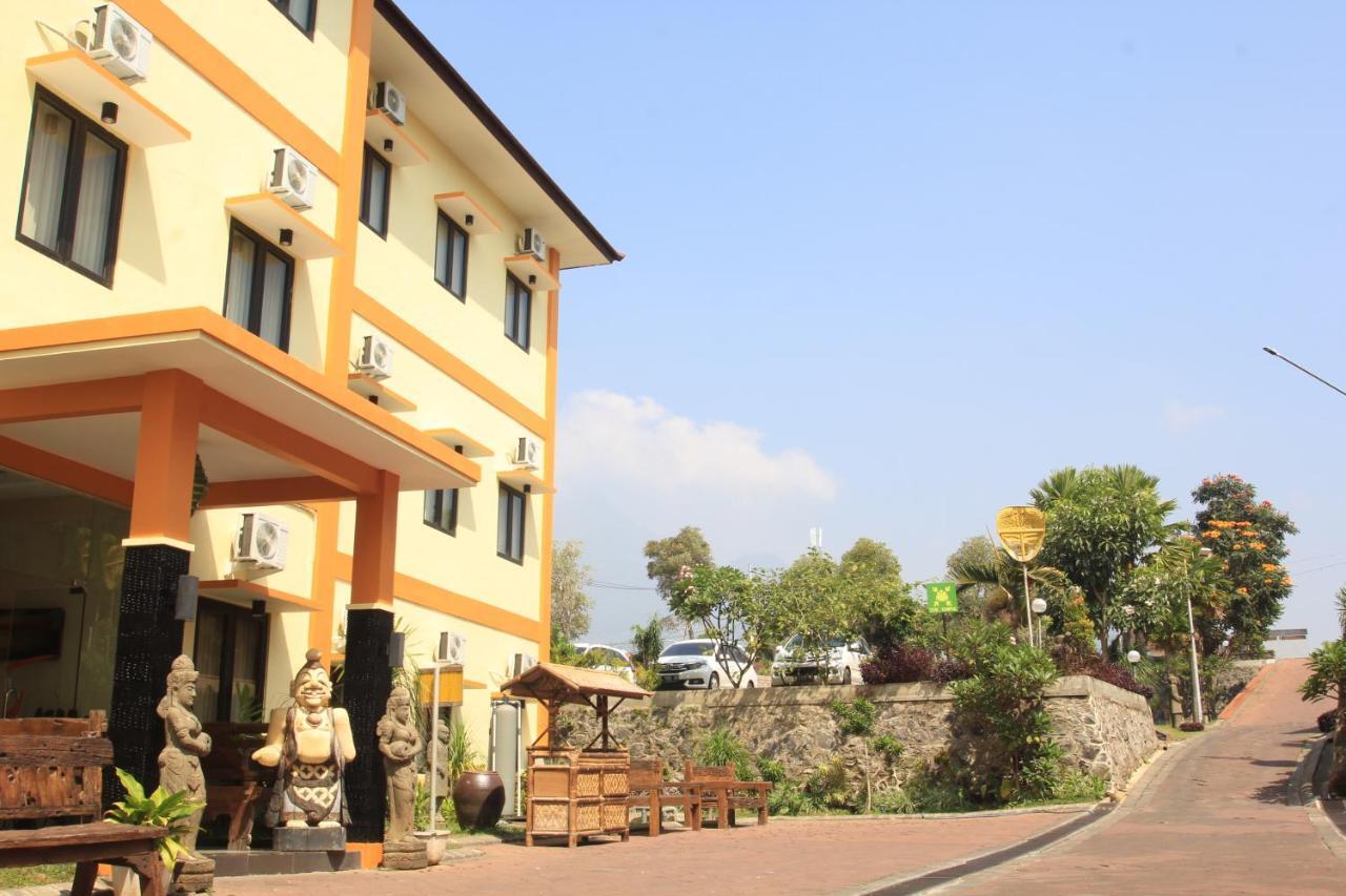Ciptaningati Hotel Batu  Esterno foto
