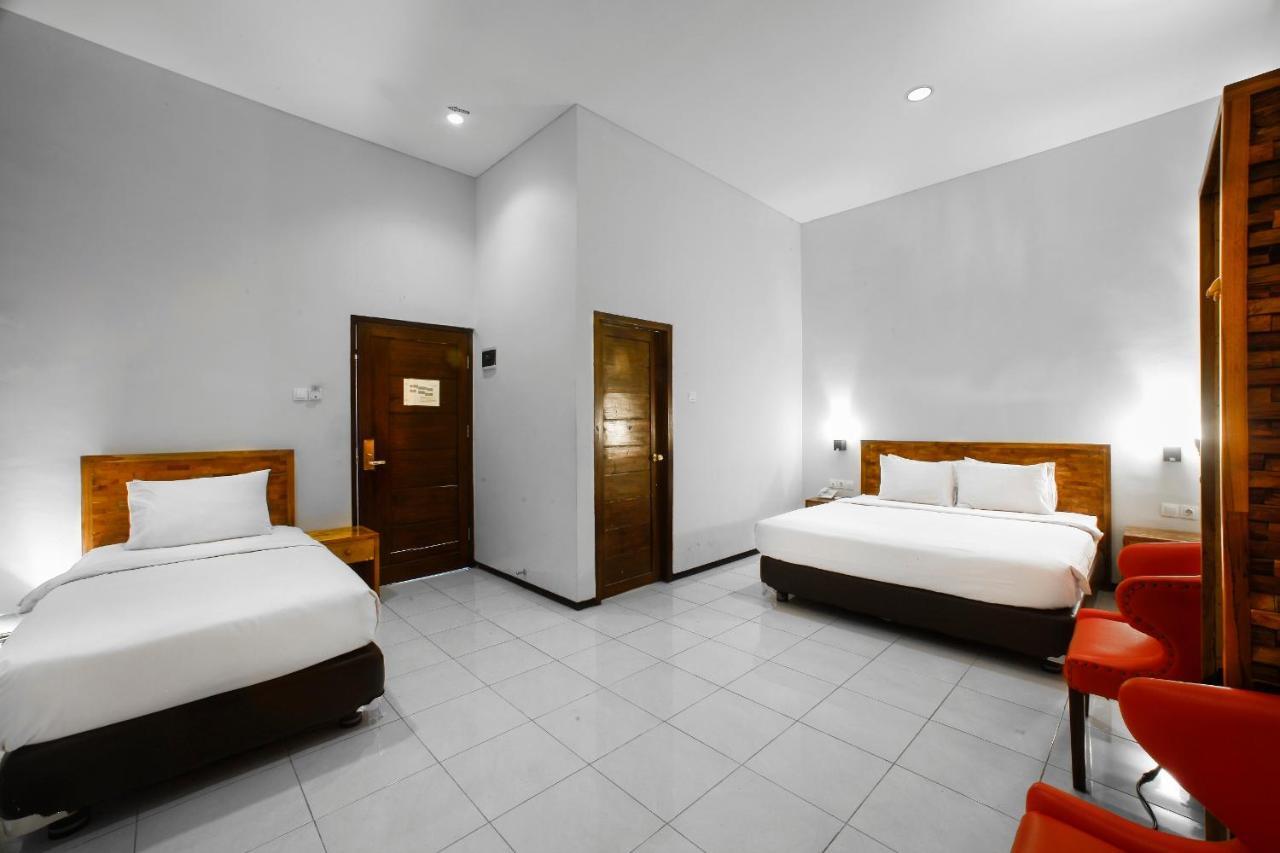 Ciptaningati Hotel Batu  Esterno foto