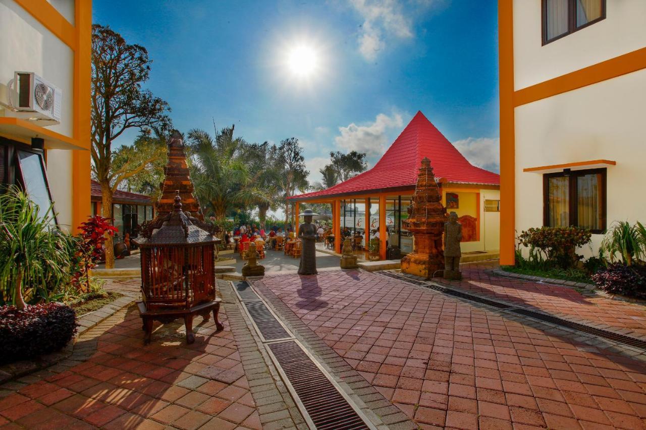 Ciptaningati Hotel Batu  Esterno foto