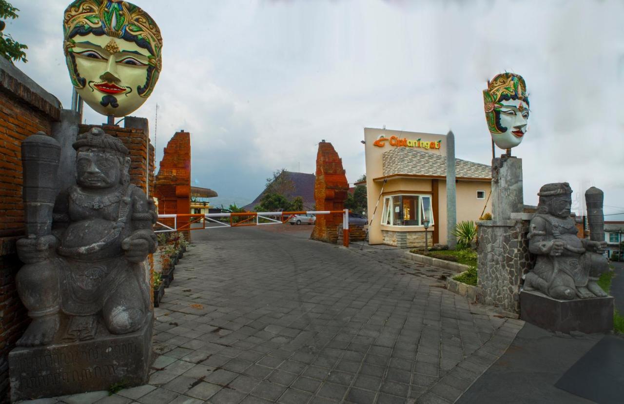 Ciptaningati Hotel Batu  Esterno foto