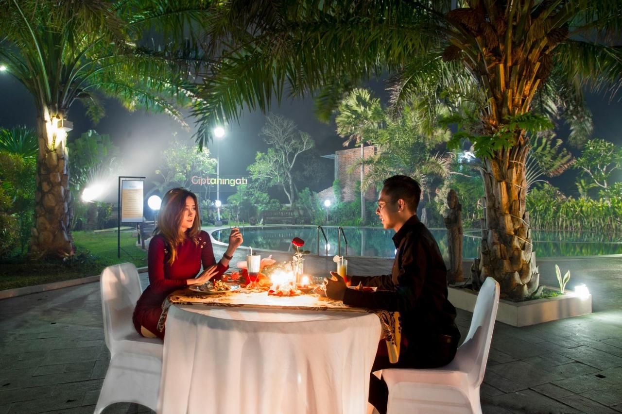 Ciptaningati Hotel Batu  Esterno foto